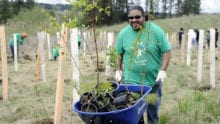 More than 3,000 Comcast employees, family members and friends will donate time at 30 places throughout Washington State for Comcast Cares Day 2017