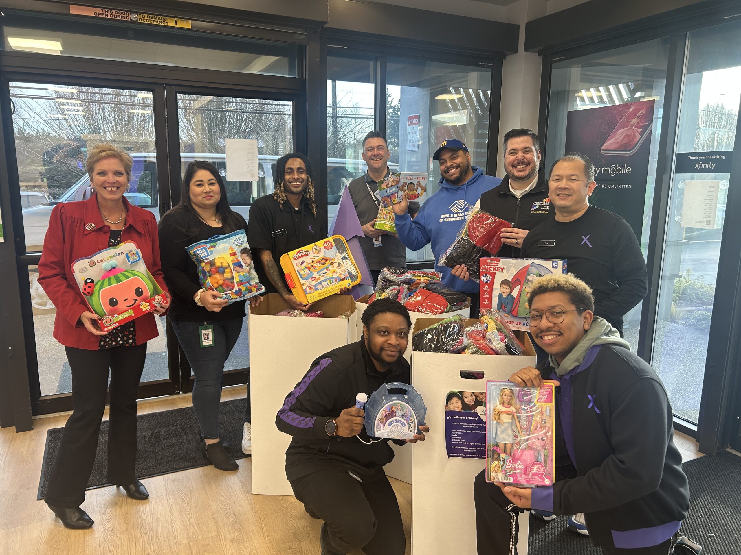 Tis the Season of Giving! Comcast Employees Donate, Volunteer, and Come Together to Support Our Pacific Northwest Communities